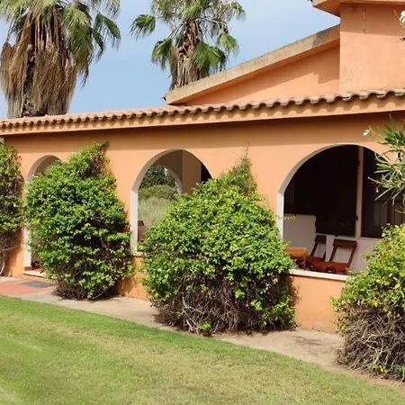 Con Piscina Privata Aiosardegna